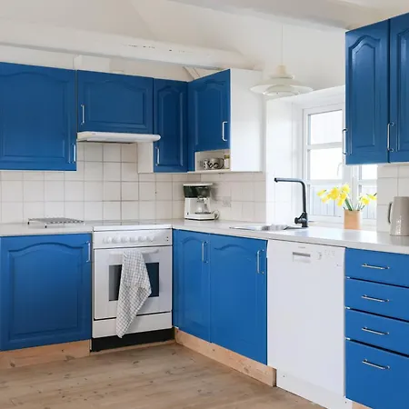 Thatched Farm By The North Sea's Wide Shores *