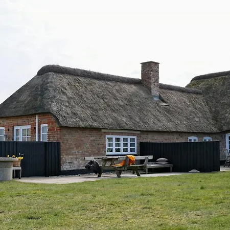 Thatched Farm By The North Sea's Wide Shores Holiday home *